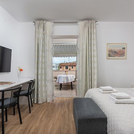Apartments Viktor Poreč Eksteriør billede